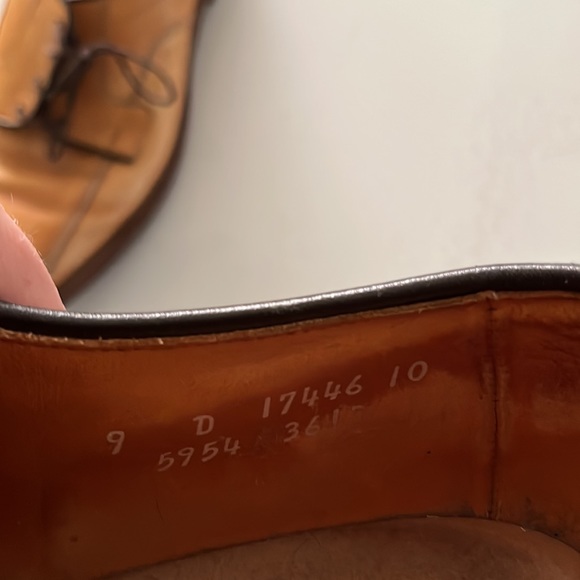 Allen Edmonds, Hillcrest mens dress shoes. Size mens 9 - Picture 6 of 6